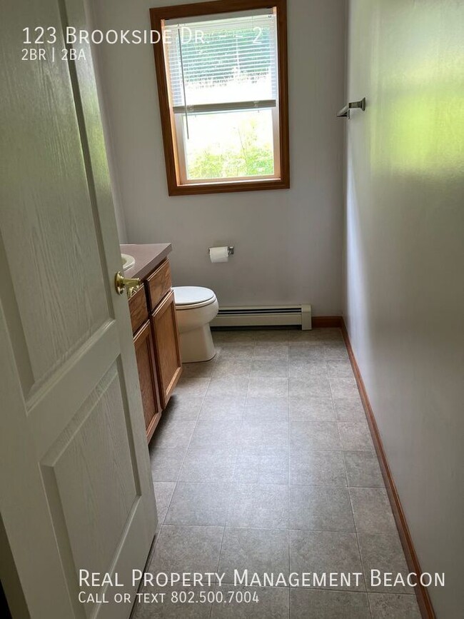 Building Photo - 123 Brookside Dr