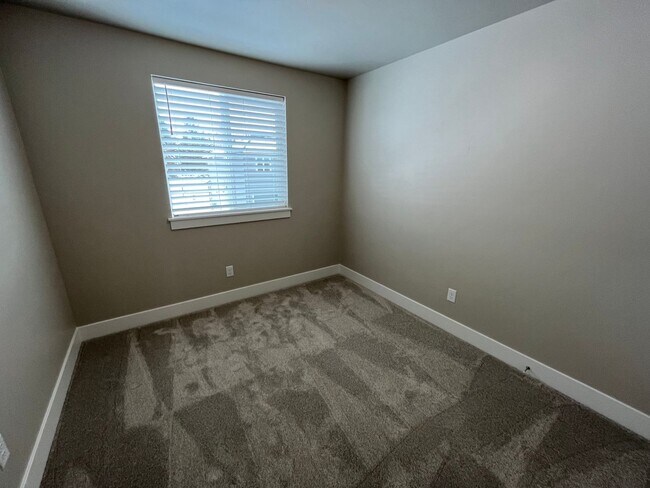 Building Photo - 3 Bed/2.5 Bath Townhome Built in 2023 in N...