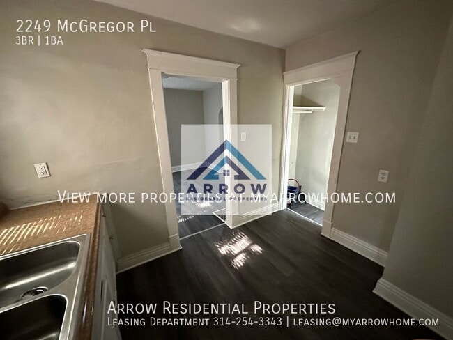 Building Photo - 2249 Mcgregor Pl