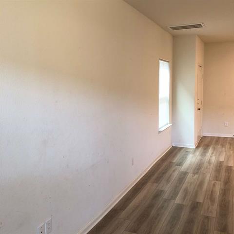 Building Photo - 402 Marsh Ln