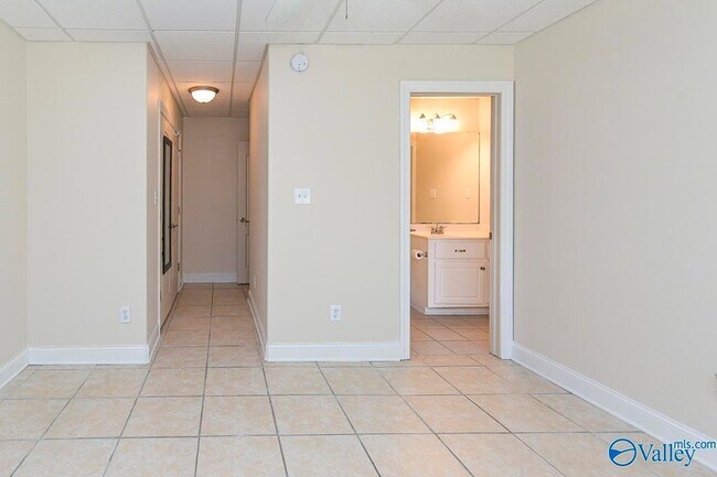 Building Photo - 4409 SE Hampton Ridge Dr
