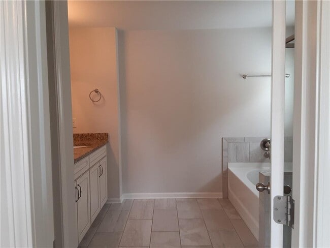 Building Photo - 6512 Crosscreek Ln
