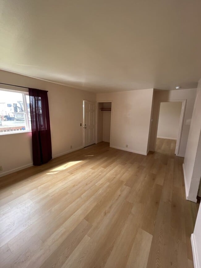 Building Photo - Cozy 2 Bed 1 Bath King Salmon home within ...