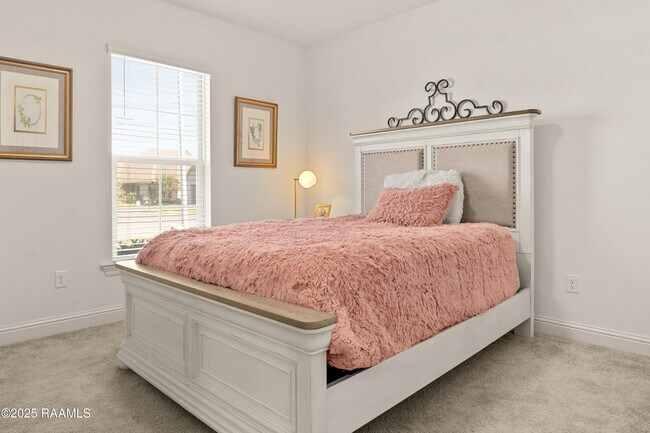 Building Photo - 120 Sugar Crest Dr