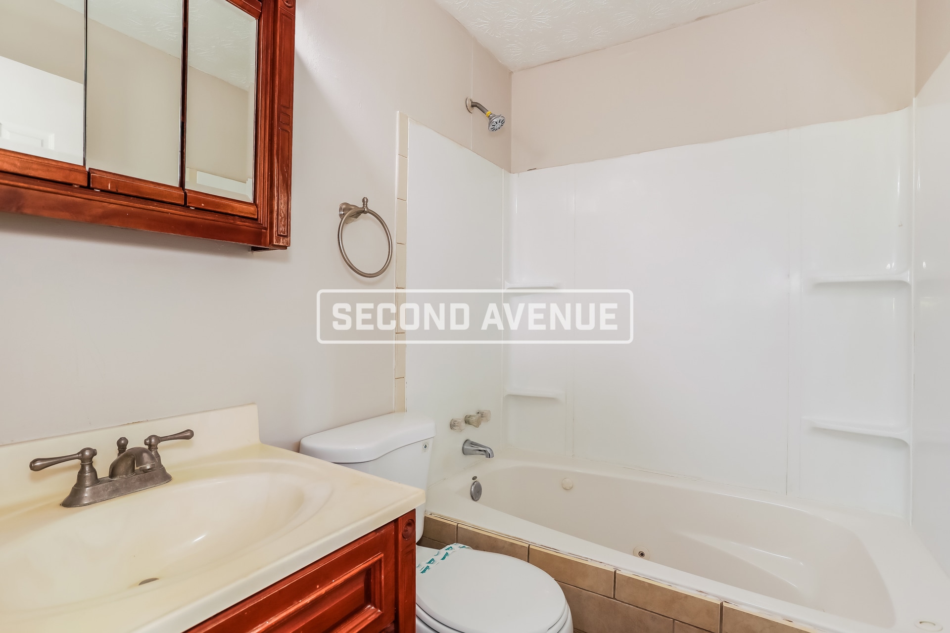 Building Photo - 5033 Locksley Ave