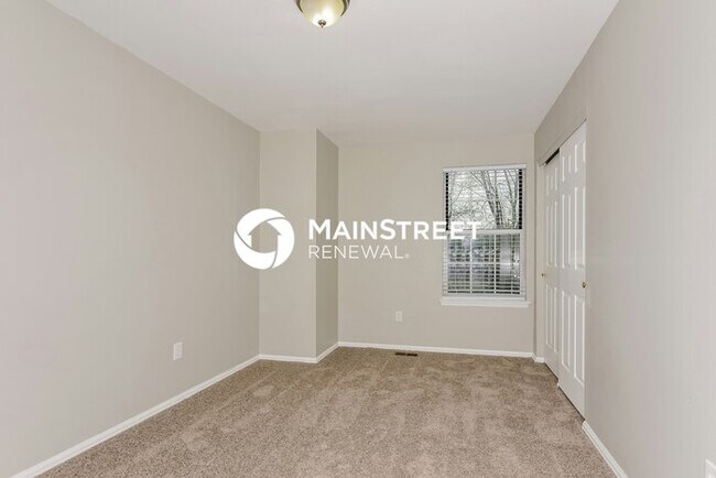 Building Photo - 4 Bedroom Pet-Friendly Home in Florissant,...