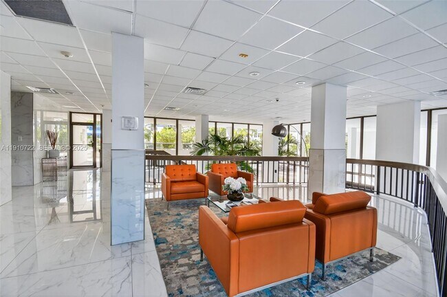 Building Photo - 336 N Birch Rd