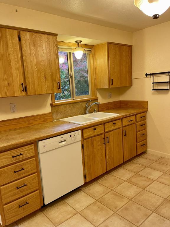 Building Photo - 277 E First Ave