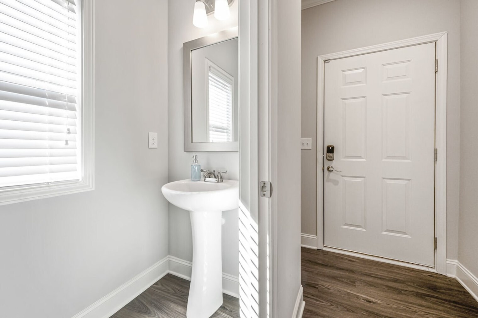 Building Photo - 2059 Pinnacle Walk