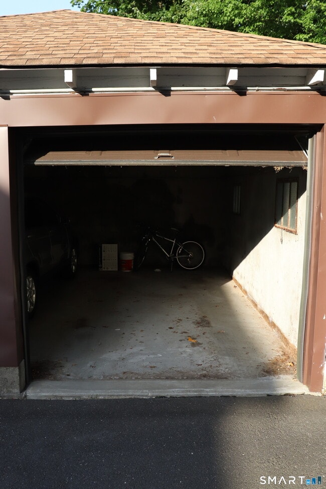 Building Photo - 60 Nesbit Ave
