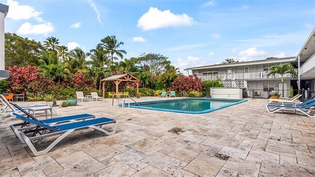 Building Photo - 626 SW 14th Ave