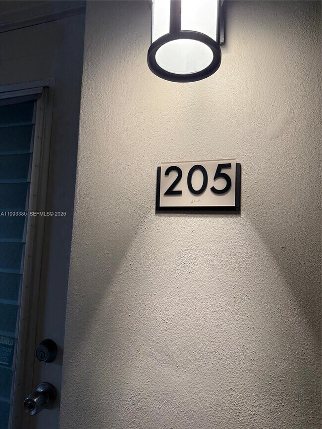 Building Photo - 440 Paradise Isle Blvd