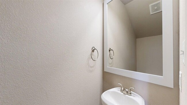 Building Photo - 3519 Summerway Dr