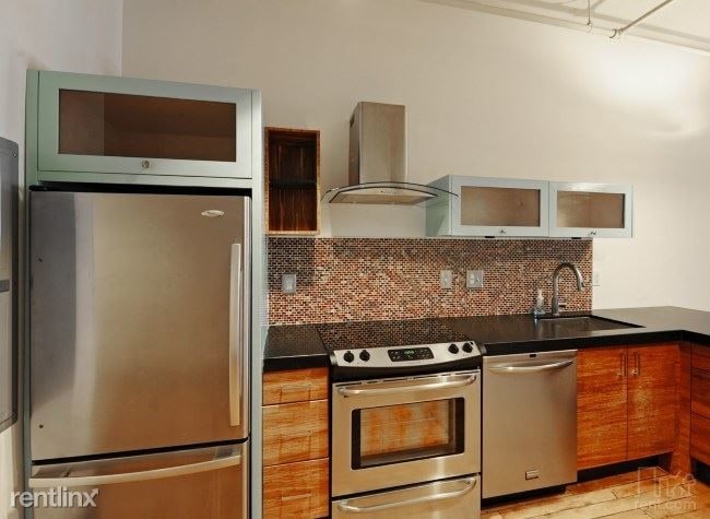 Building Photo - 1709 E Clay St