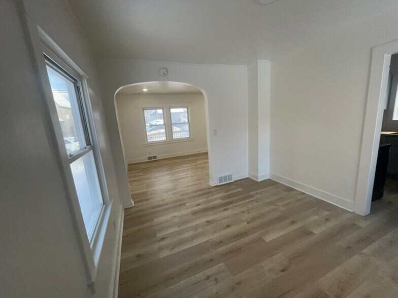 Building Photo - 1706 Davidson St