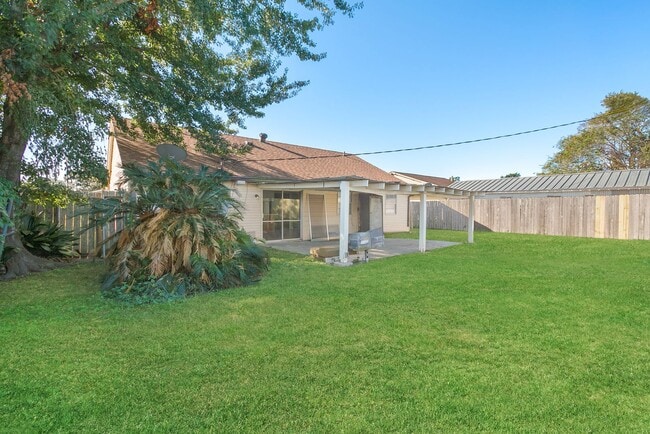 Building Photo - Beautiful 3-Bed, 2-Bath Home in Marrero – Move-In Ready & Full of Charm!