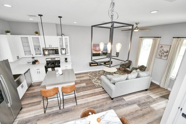 Building Photo - 407 Stonework Garden Ln