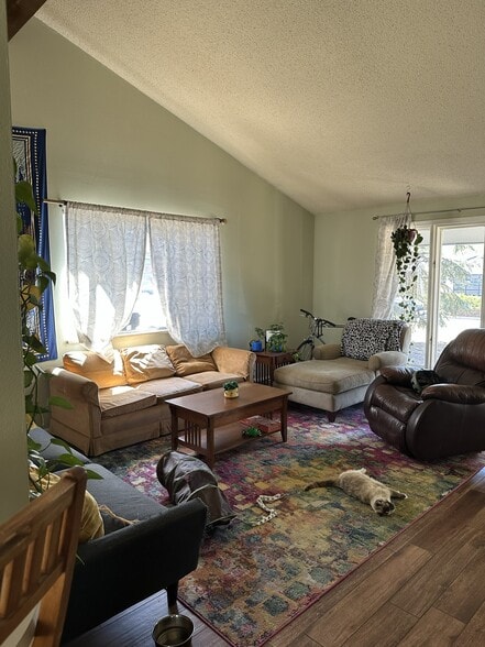 Building Photo - 2633 Sherwood Cir