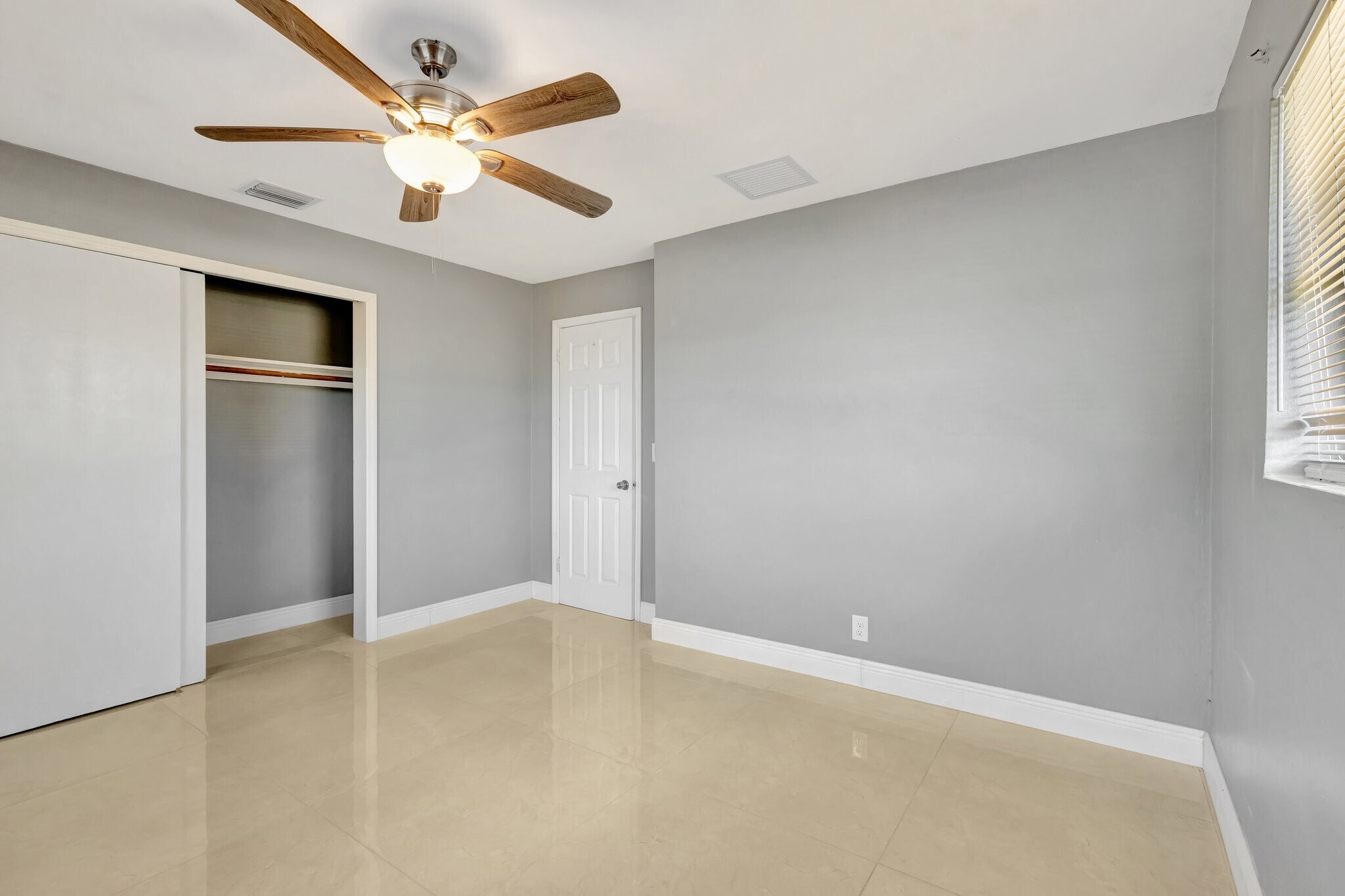 Building Photo - 212 Palmetto Dr