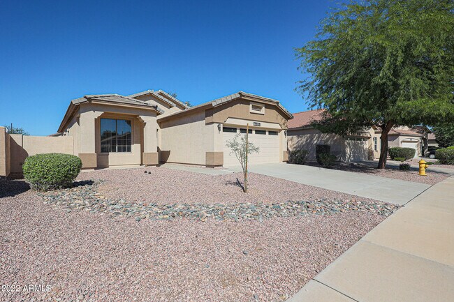 Building Photo - 16848 W Cottonwood St
