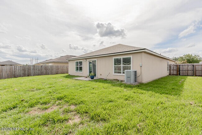 Building Photo - 15360 Hidden Foal Dr