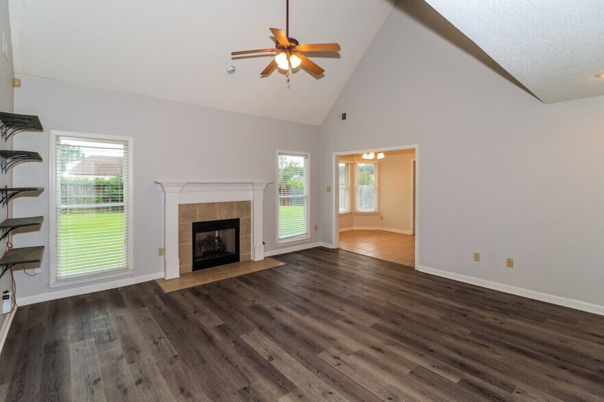 Building Photo - 5053 Winberry St