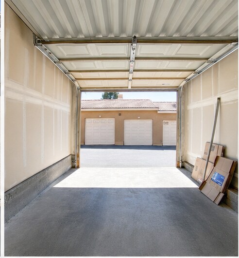 Building Photo - 2 BED 2 BATH CONDO IN GATED COMMUNITY WITH CLUBHOUSE AMENITIES