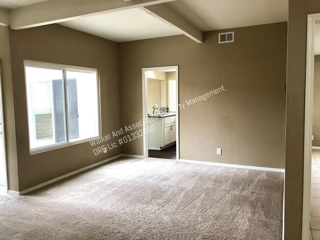 Building Photo - 202 Larkspur Dr