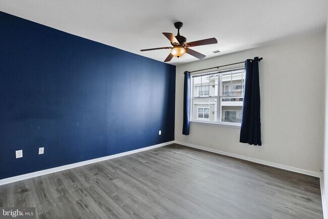 Building Photo - 12925 Centre Park Cir