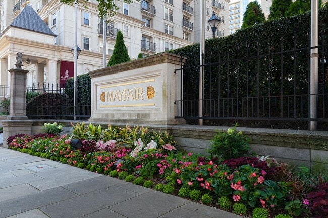 Building Photo - Beautiful 2bd/2ba Condo 1/2 Block from Piedmont Park and 17th Floor View!!