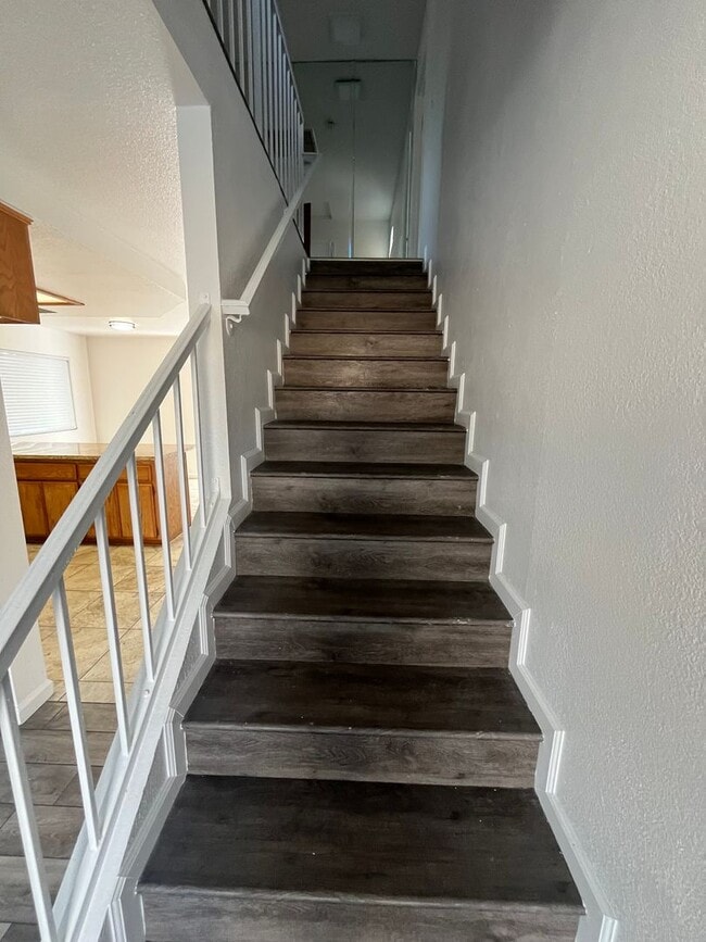 Building Photo - 248 E 5th St