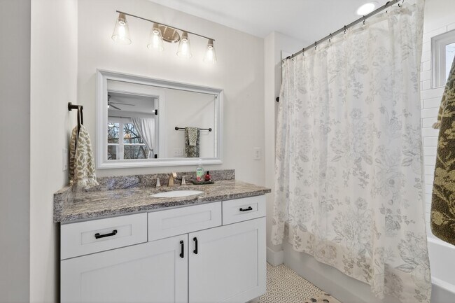 Building Photo - 4103 Main St