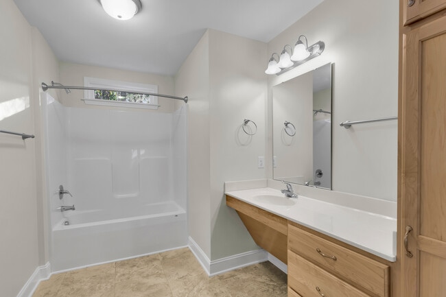 Building Photo - 213 Church Hill Ct