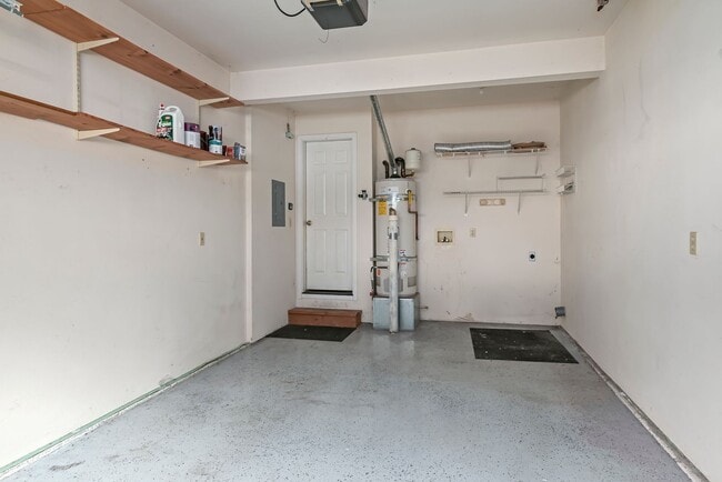 Building Photo - 3 Bedroom and 2.5 Bath Townhouse