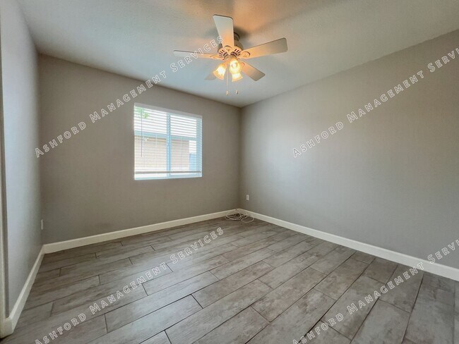 Building Photo - REMODELED 3 BEDROOM 2 BATH GEM WITH DETACH...