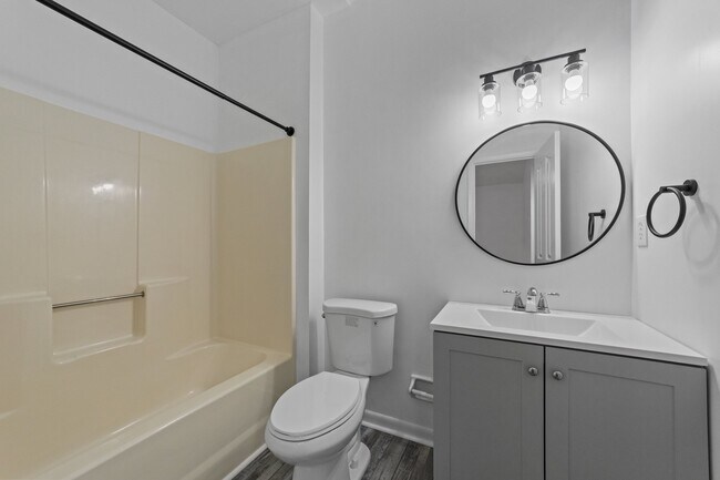 Building Photo - 459 E Lake Cir