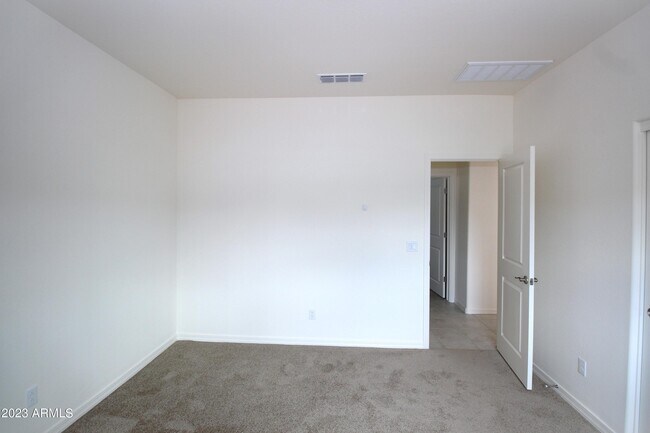 Building Photo - 1126 E Westwood Dr
