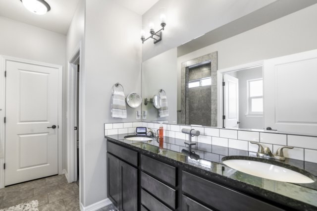 Building Photo - 1419 Blue Grouse Way