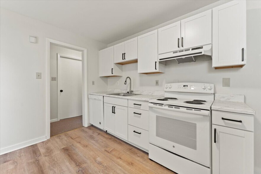 Building Photo - 53 White St