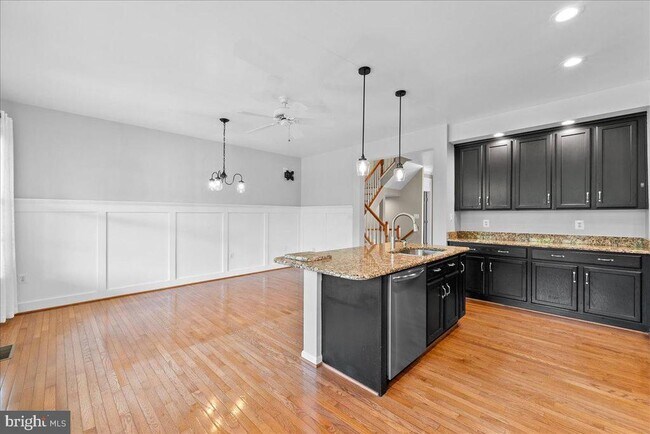 Building Photo - 43134 Shadow Terrace