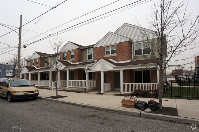 Building Photo - Sharswood Townhouses II