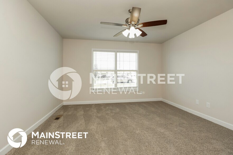 Building Photo - 460 Heatherwood Dr