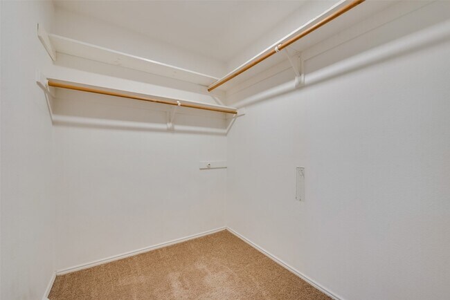Building Photo - 9216 Newport Ln