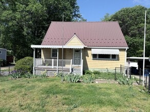 Building Photo - 4203 Maple Rd