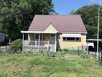 Building Photo - 4203 Maple Rd