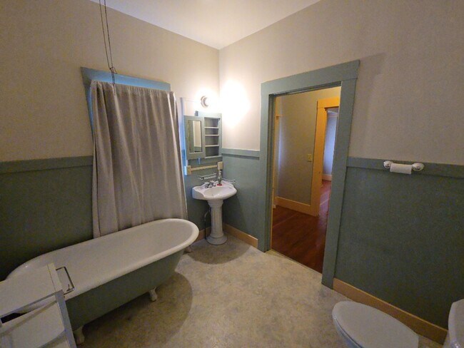 Building Photo - 2314 Union St