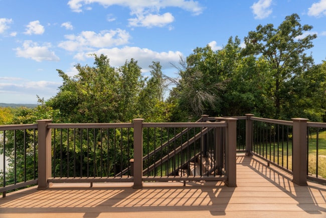 Building Photo - 665 Top Notch Ln