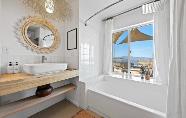 Building Photo - Desert Oasis Home on 5 Acres with Pool, Spa & EV