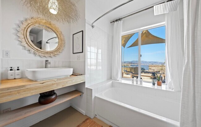 Building Photo - Desert Oasis Home on 5 Acres with Spa & EV