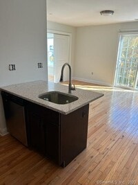 Building Photo - 965 Hope St